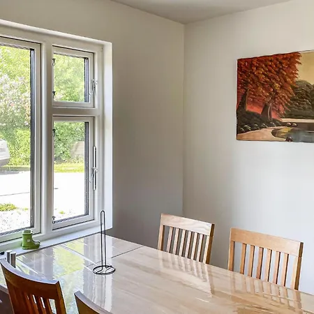 3 Bedroom Cozy In